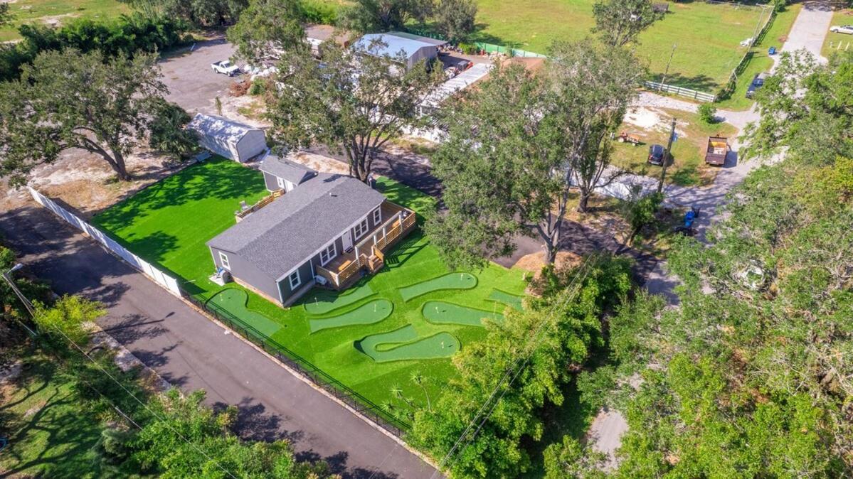 Putt Putt Golf Retreat Tampa Exterior photo